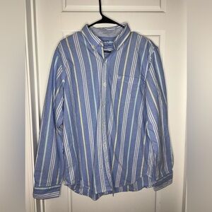 Men’s Large Chaps Coastland Wash Oxford Blue and White Striped Button-Up Shirt